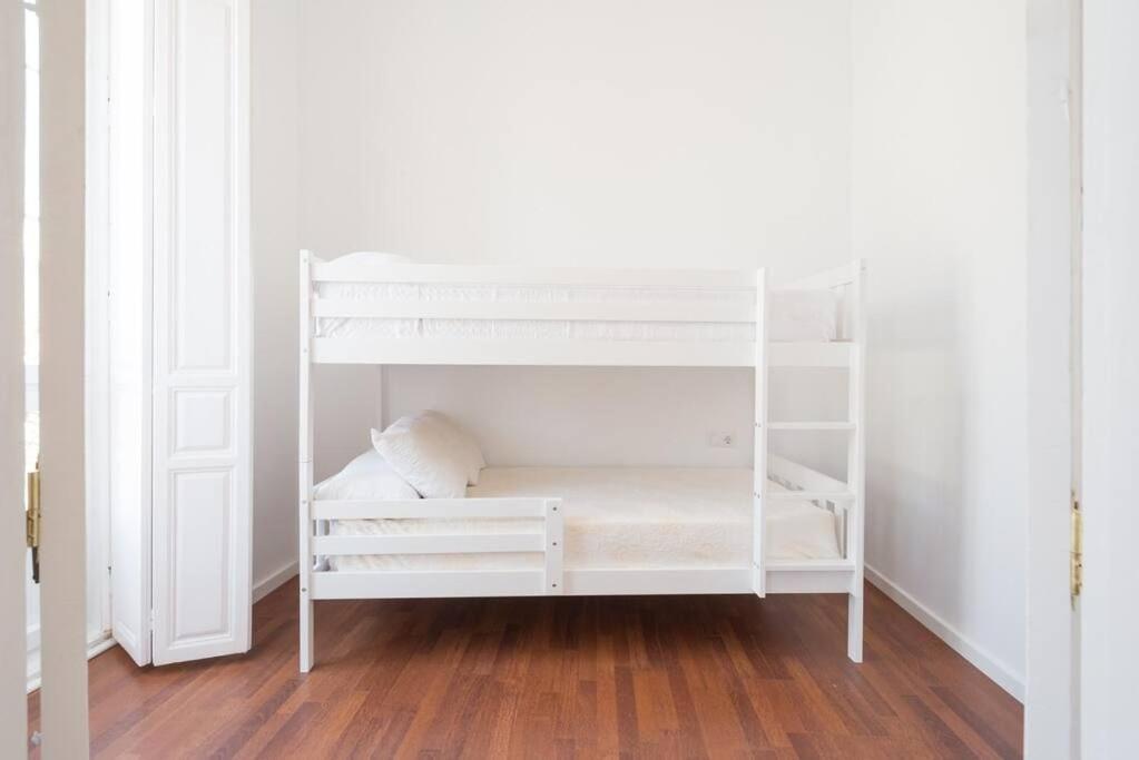 Sunny Malaga Apartments Room photo
