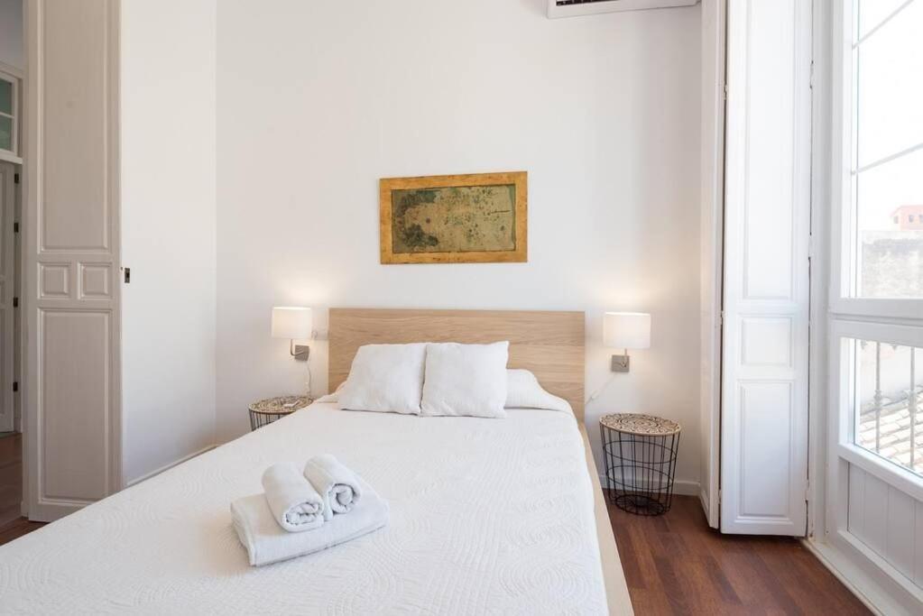 Sunny Malaga Apartments Room photo