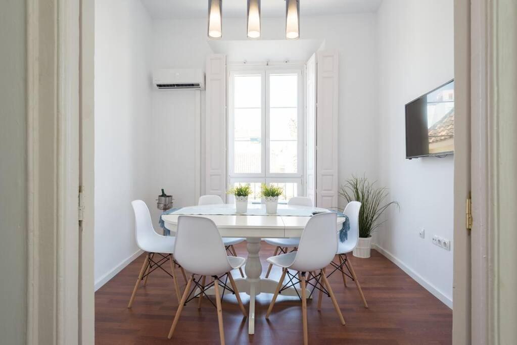 Sunny Malaga Apartments Room photo