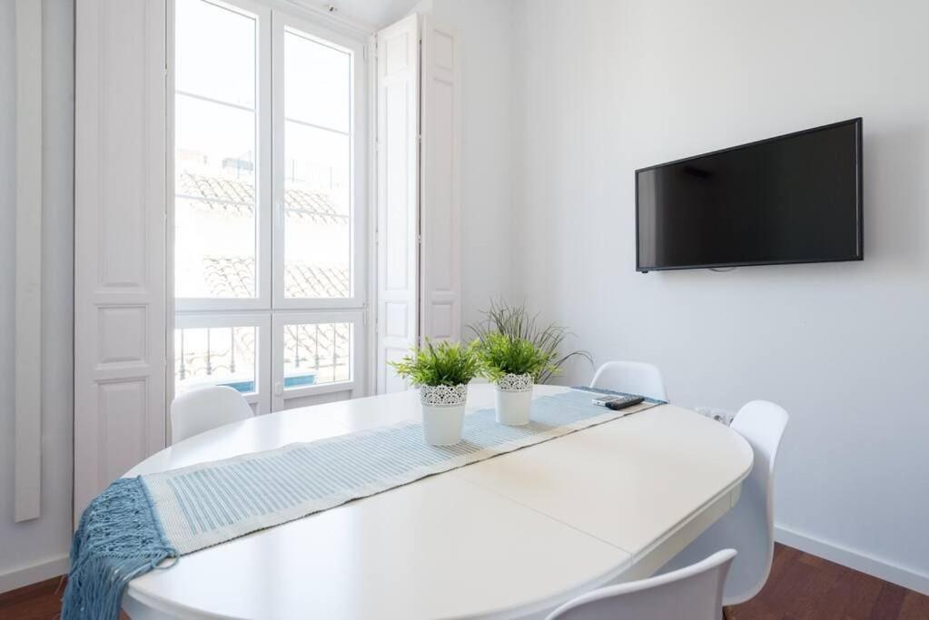 Sunny Malaga Apartments Room photo