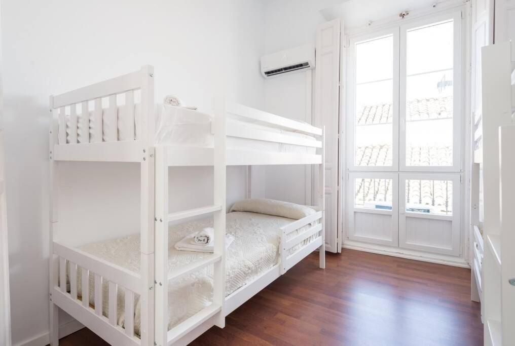 Sunny Malaga Apartments Room photo